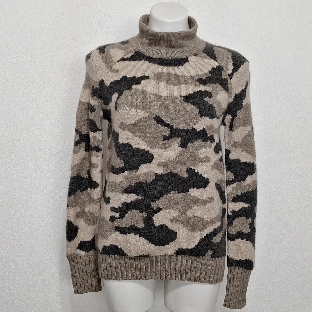 Christian Siriano Camouflage Print Streetwear Cozy Mock Neck Grunge Sweater Sz.M